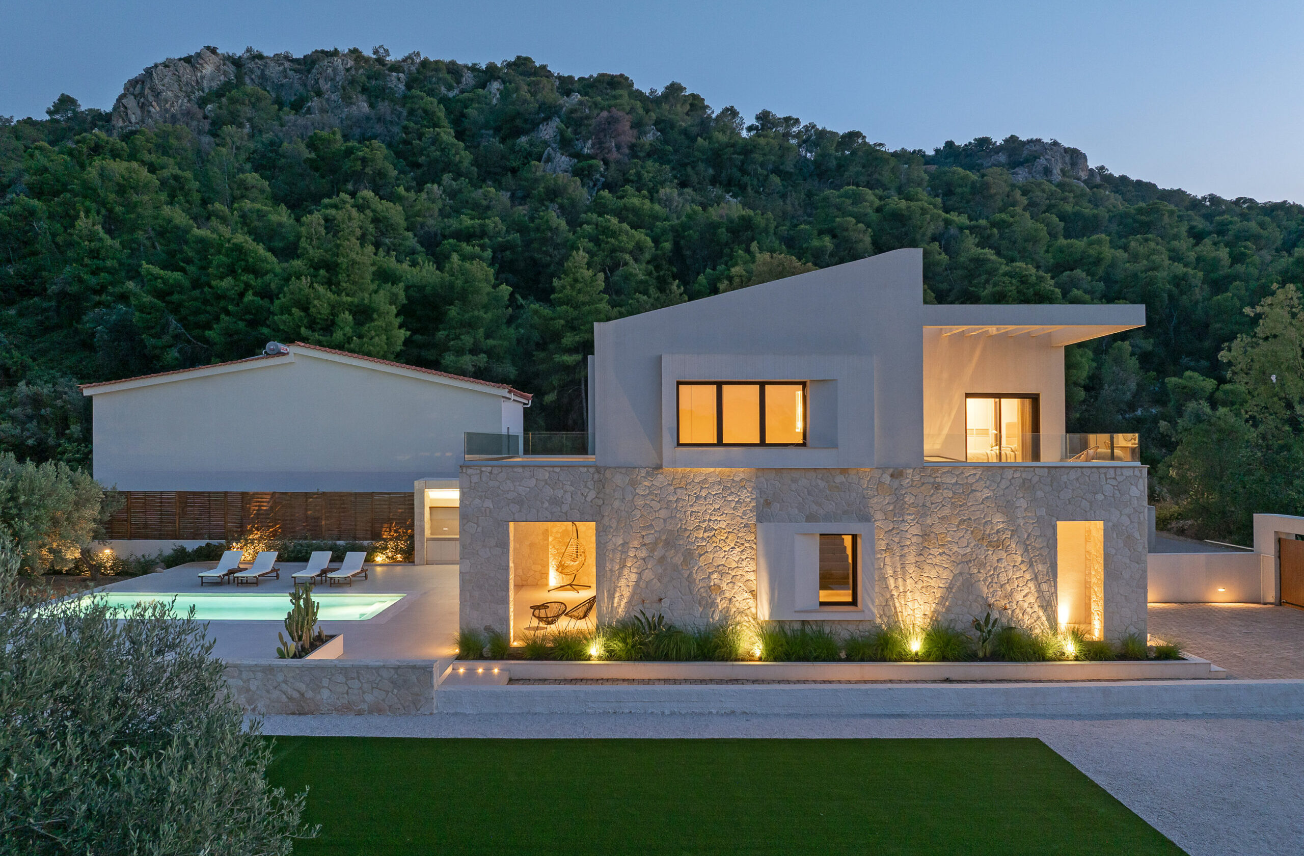 Dezone Archi - Almiri Residence